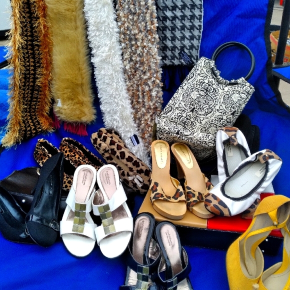 ACCESSORIES GALORE MYSTERY BUNDLE - Picture 1 of 16